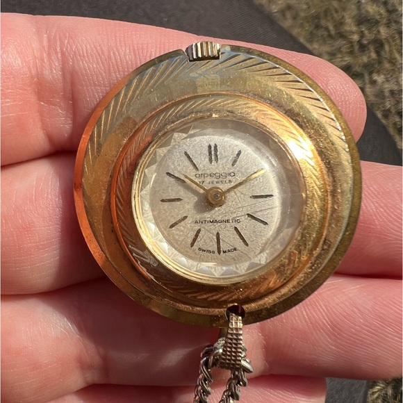 Vintage Arpeggio 17 jewels antimagnetic Swiss made pendant watch gold necklace - Picture 8 of 16